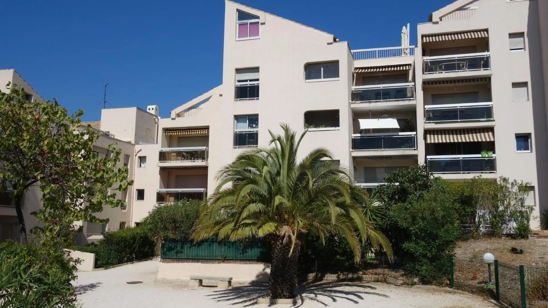 Apartment Le Grand Large-1 By Interhome Hyères 0*,